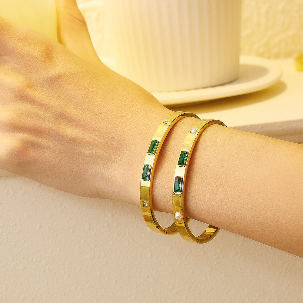 Rechteckiges Armband aus Edelstahl mit 18 Karat Goldauflage