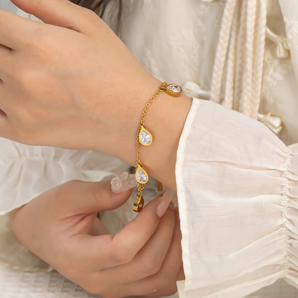 Teardrop Pendant Bracelet – 316L Stainless Steel, Waterproof, Tarnish Free, Hypoallergenic & 18K Gold Plated