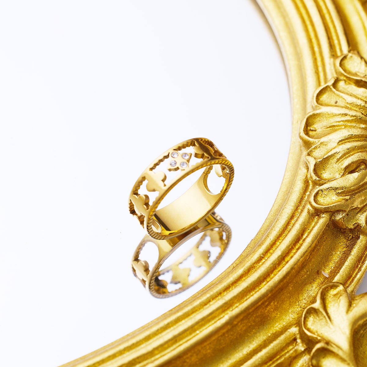 Luxuriöser Edelstahlring mit vierblättrigem Kleeblatt-Design