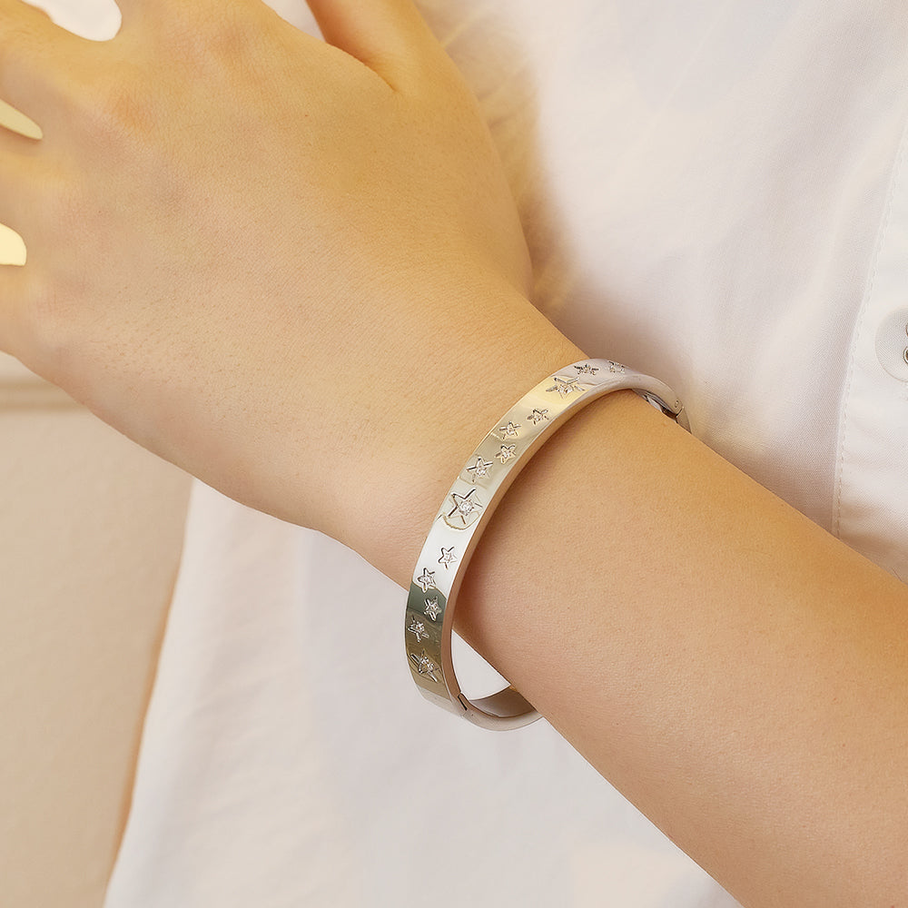 Armband aus Edelstahl mit 18 Karat Goldplattierung und fünfzackigem Stern und Diamanten