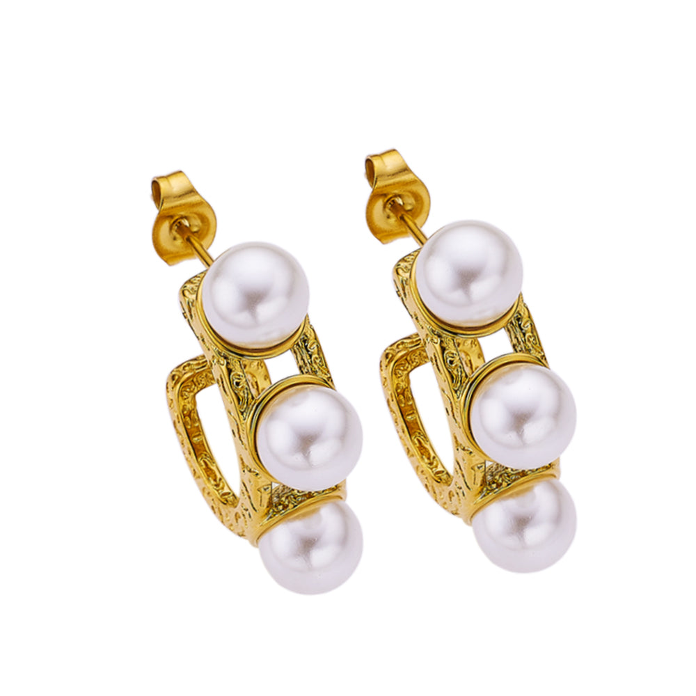 Five pearl earrings in 18-karat gold plated stainless steel