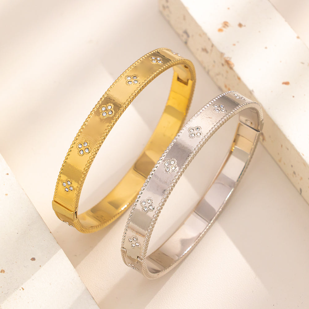 316 Stainless Steel 18K Gold Plated Clover Clasp Bracelet | 8MM Wide Sparkling Design