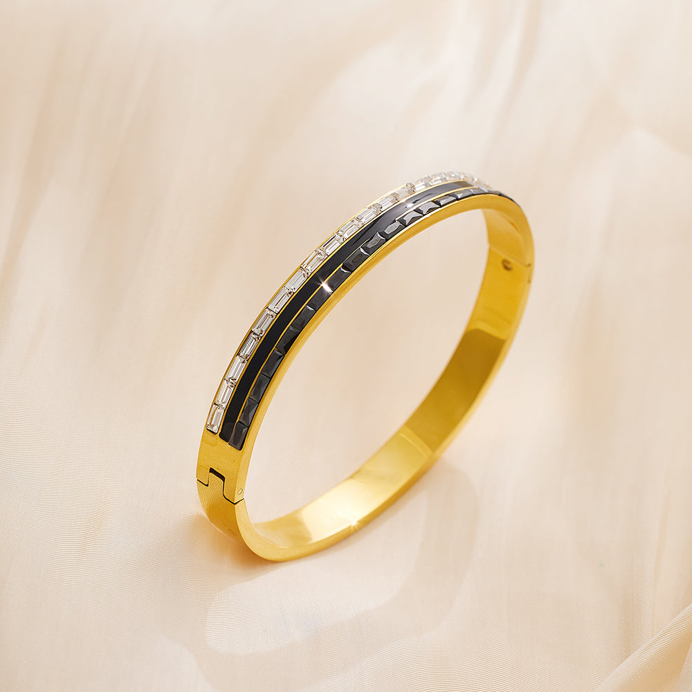 Rechteckiges Armband aus Edelstahl mit 18 Karat Goldbeschichtung und Diamanten