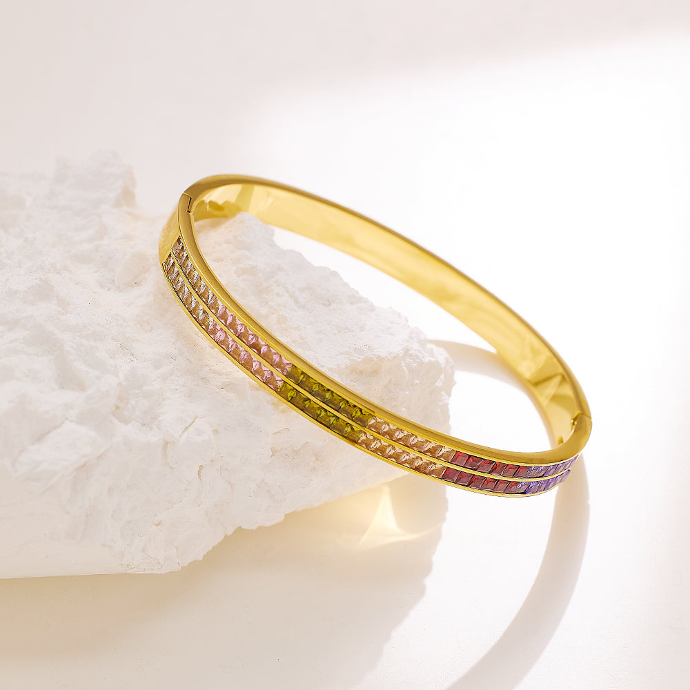 Edelstahlplattiertes 18 Karat goldfarbenes Diamantarmband