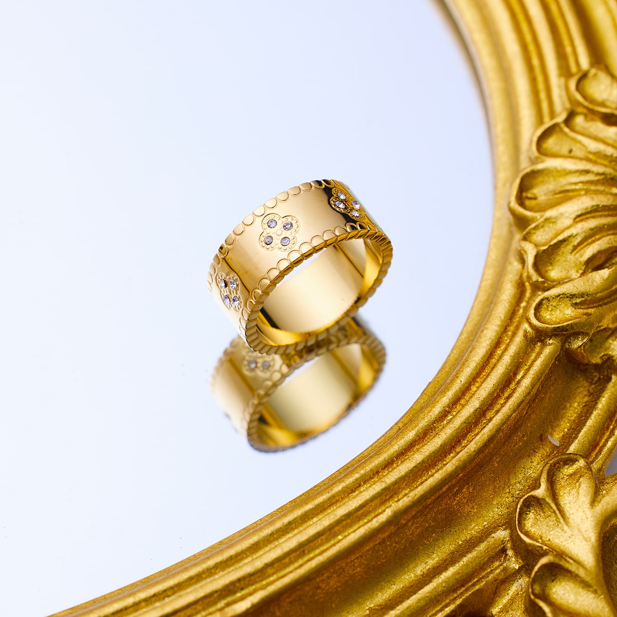 Luxuriöser Edelstahlring mit vierblättrigem Kleeblatt-Design