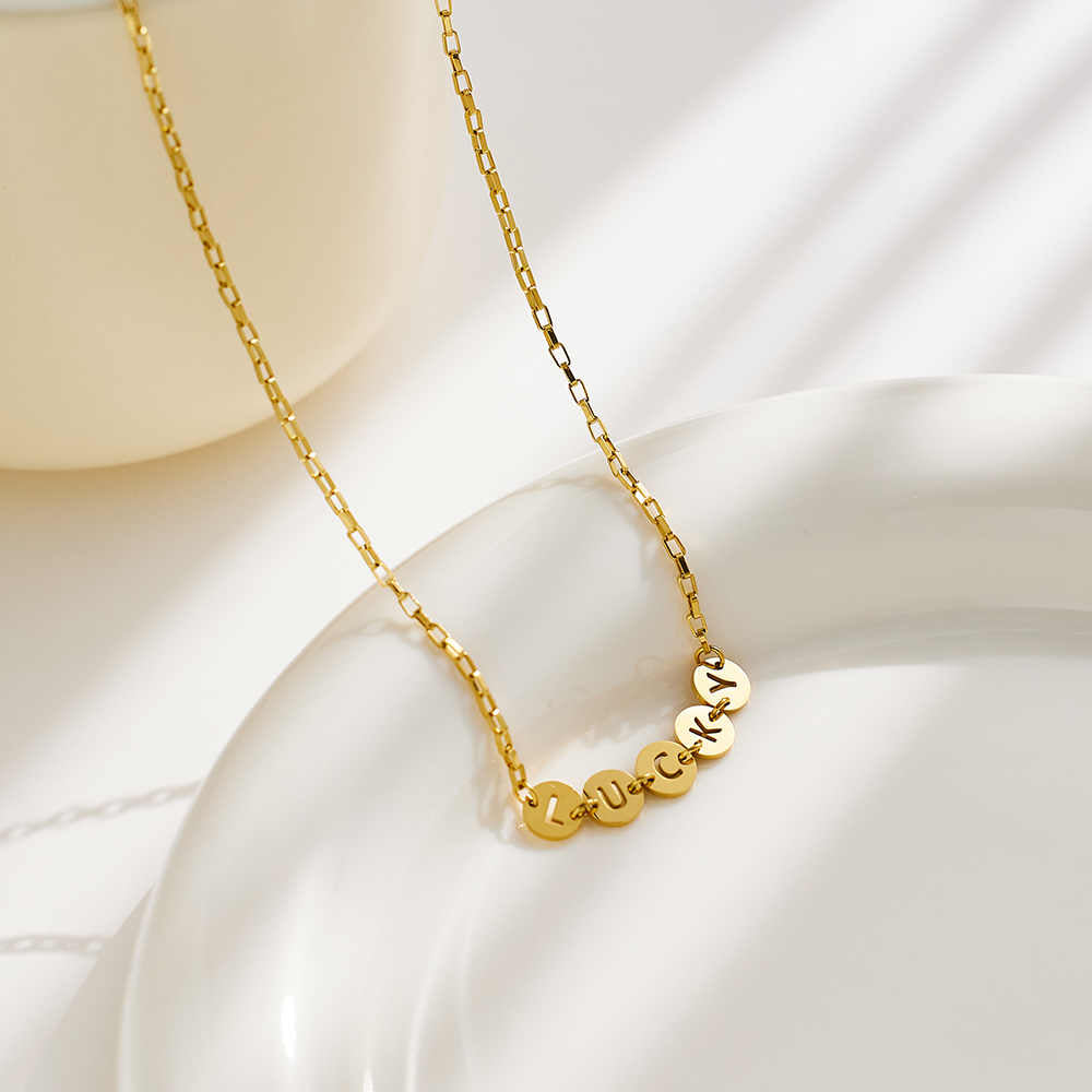 Collier lettre porte-bonheur en acier inoxydable plaqué or 18 carats