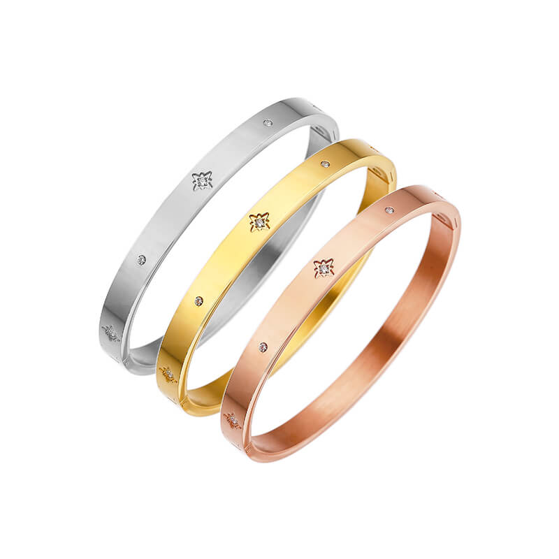 Armreif aus Edelstahl mit 18 Karat Goldplattierung und Sternzirkon
