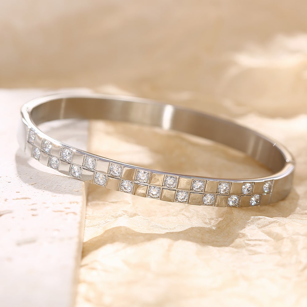 Bracelet en acier inoxydable plaqué or 18 carats avec deux rangées de zircons carrés