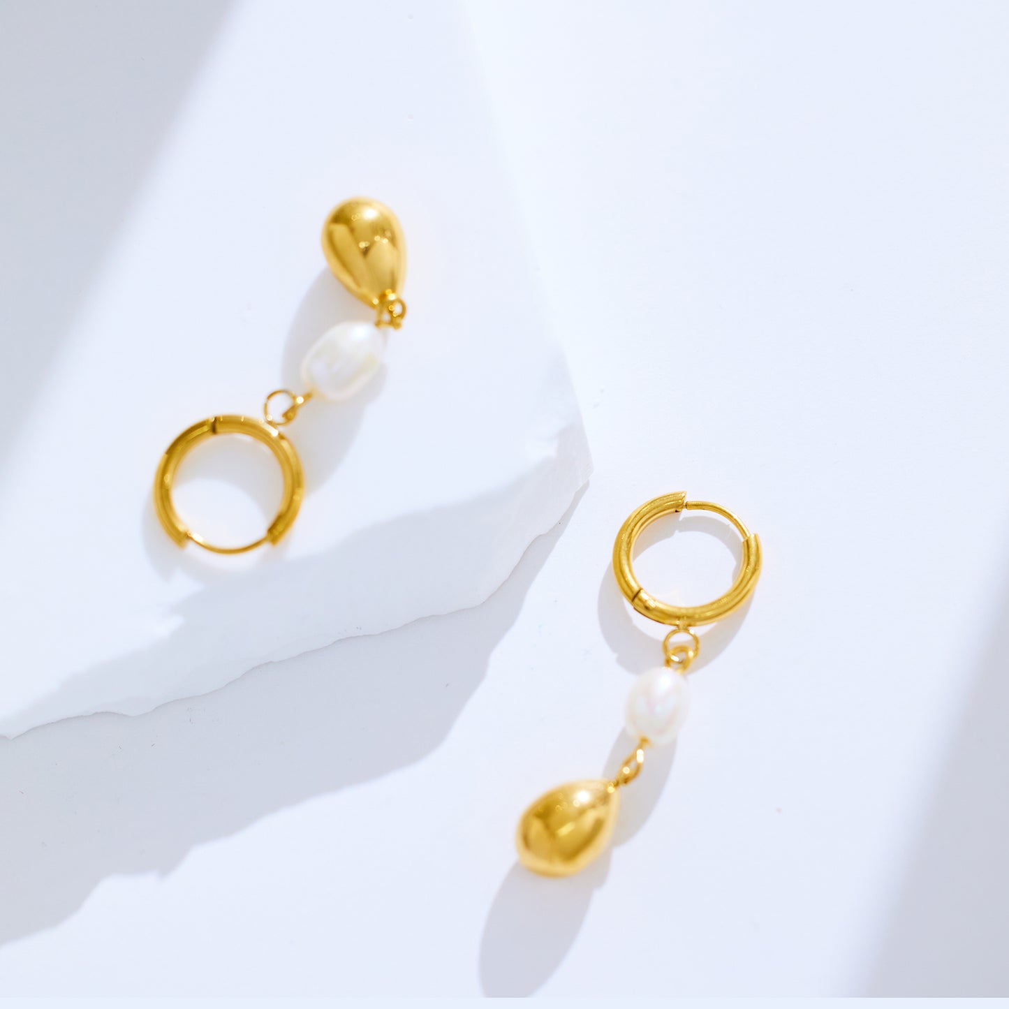 Pendant earrings in stainless steel plated 18K gold