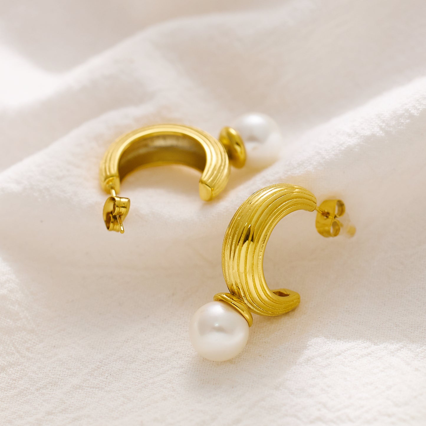 Boucles d'oreilles forme banane en or 18 carats en acier inoxydable