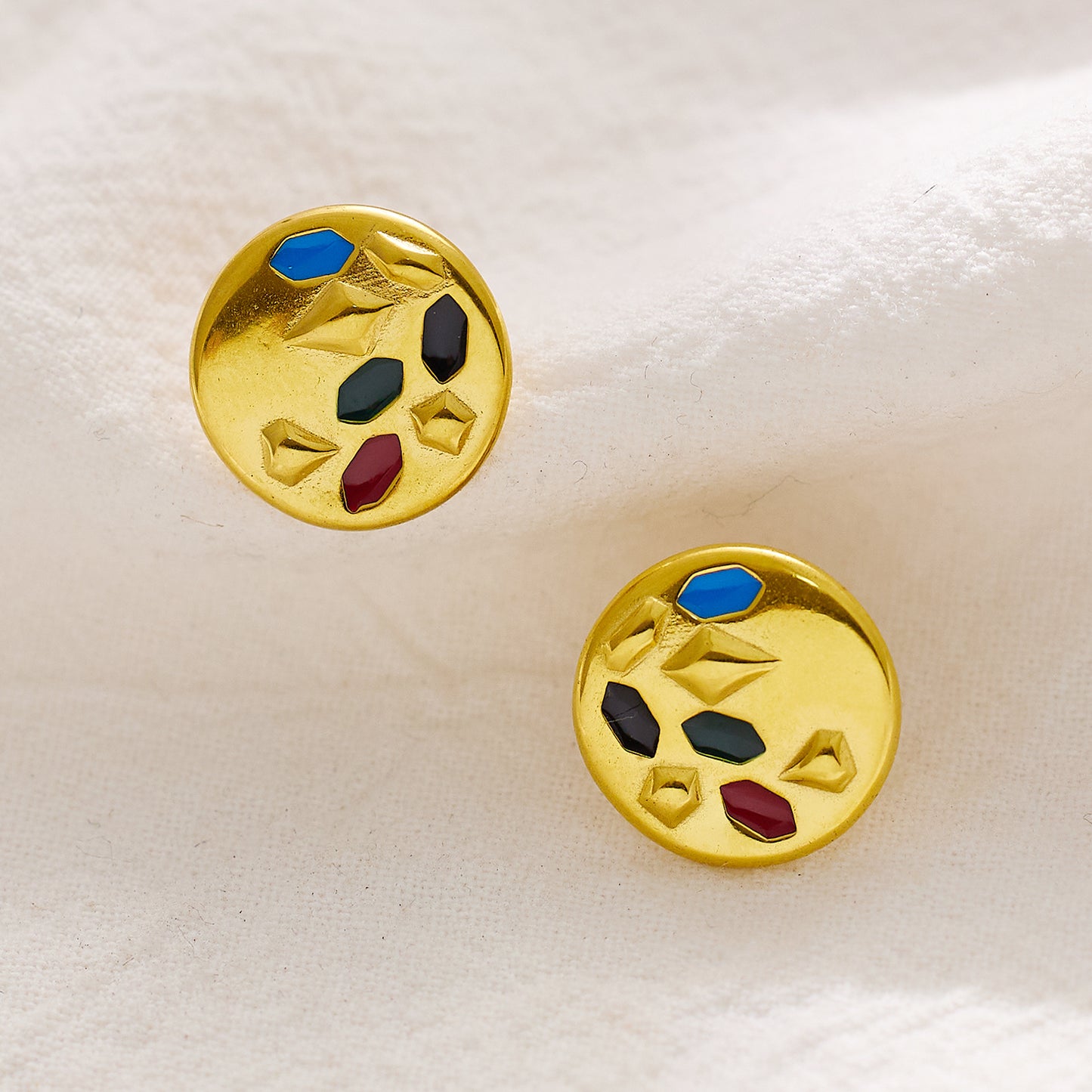 18-karat gold round earrings plated in stainless steel