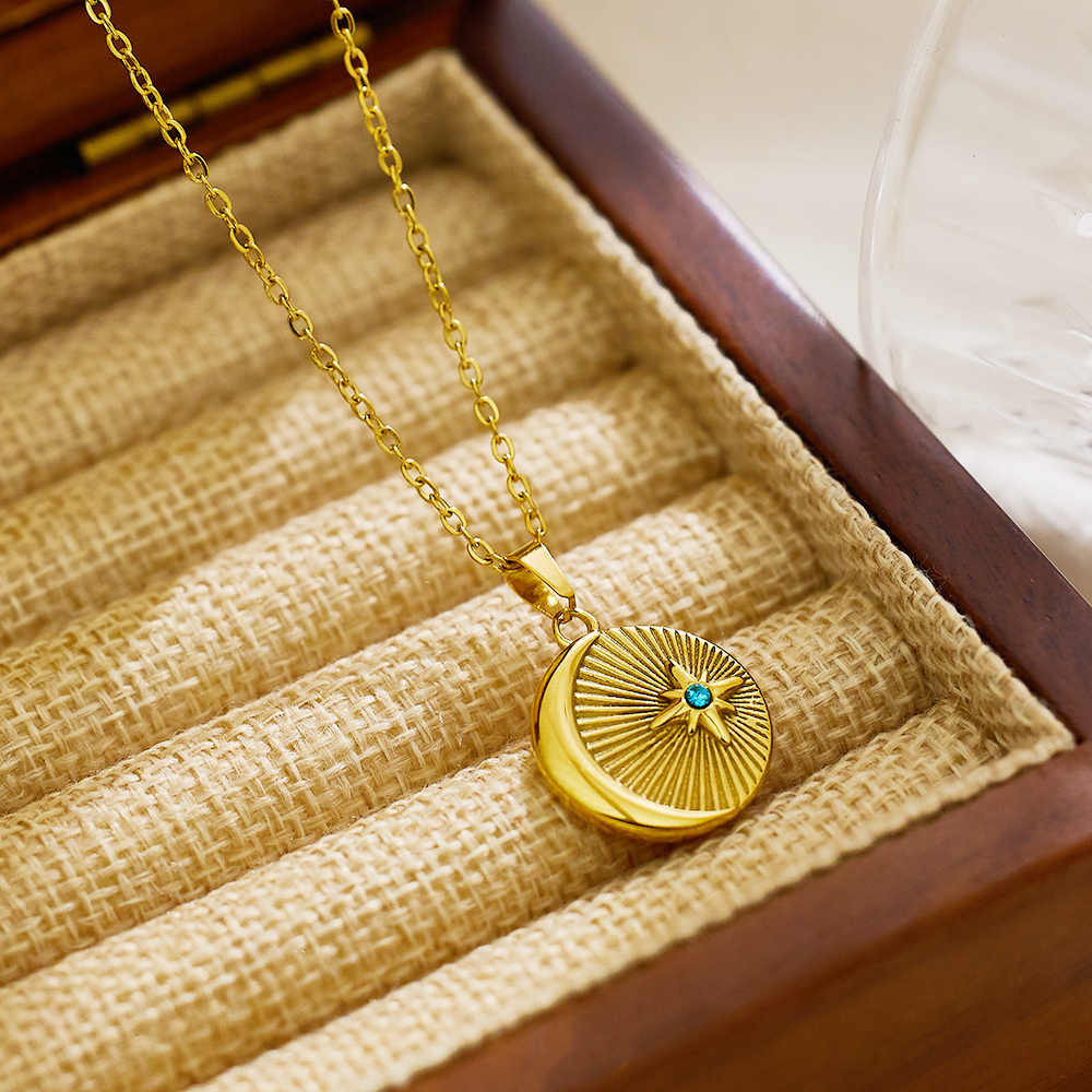Collier lune 🌙étoile⭐ en acier inoxydable plaqué or 18 carats