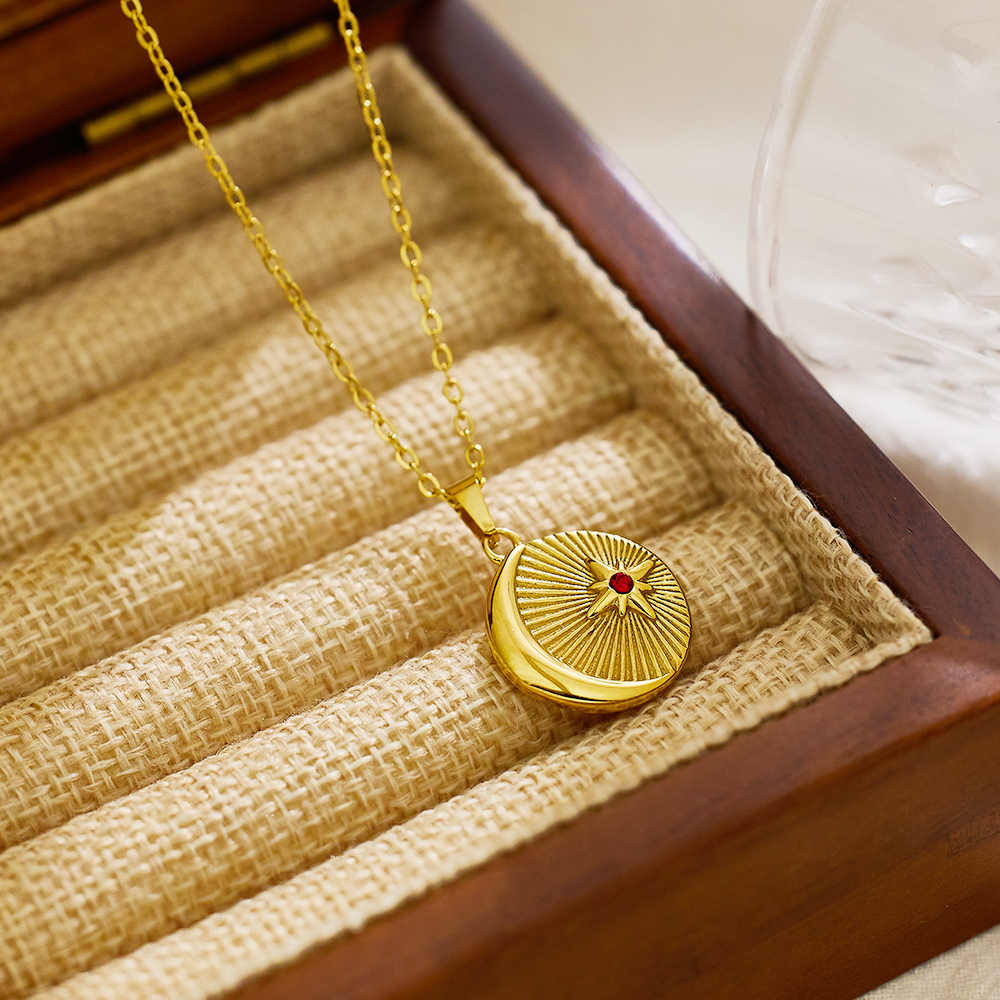 Collier lune 🌙étoile⭐ en acier inoxydable plaqué or 18 carats