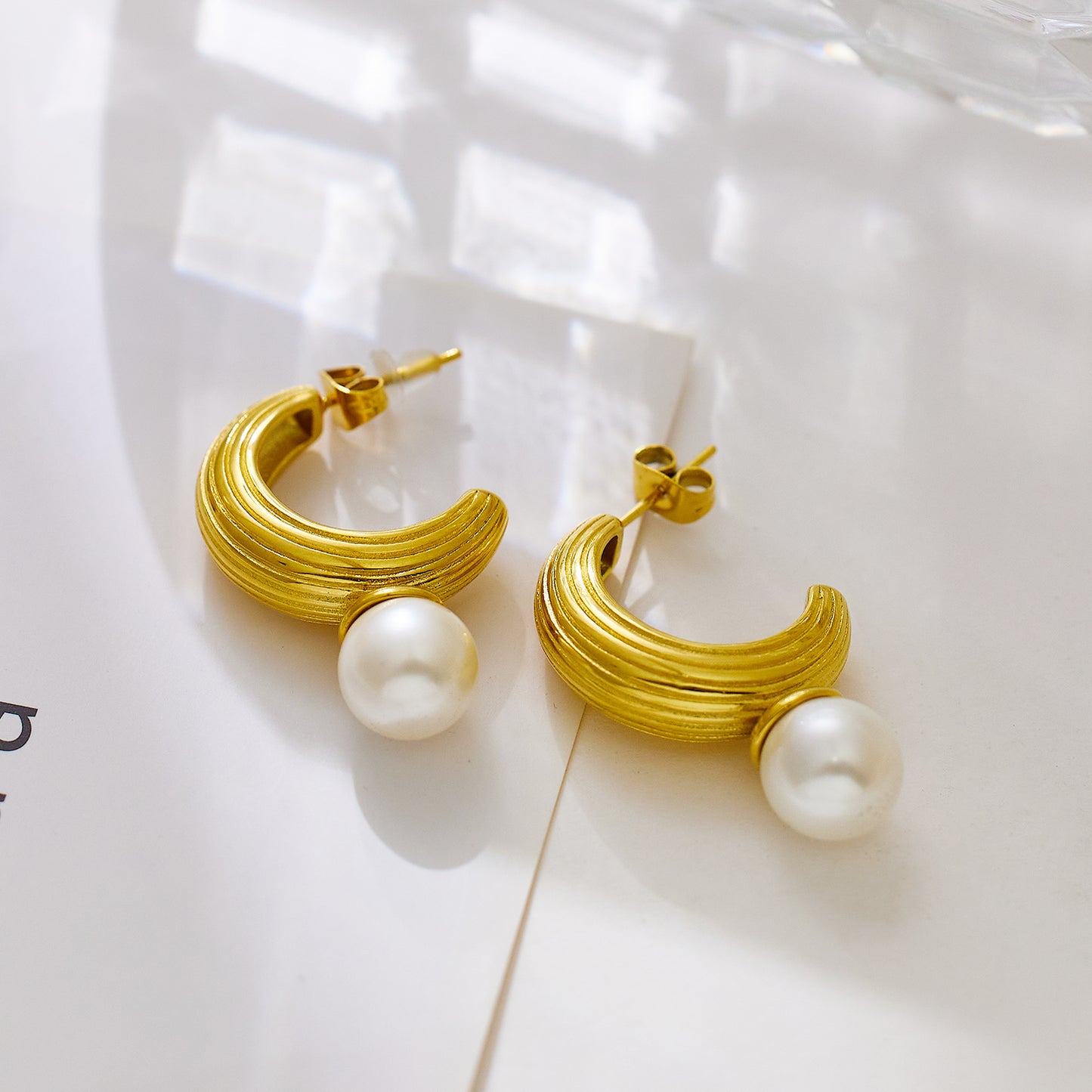 Boucles d'oreilles forme banane en or 18 carats en acier inoxydable