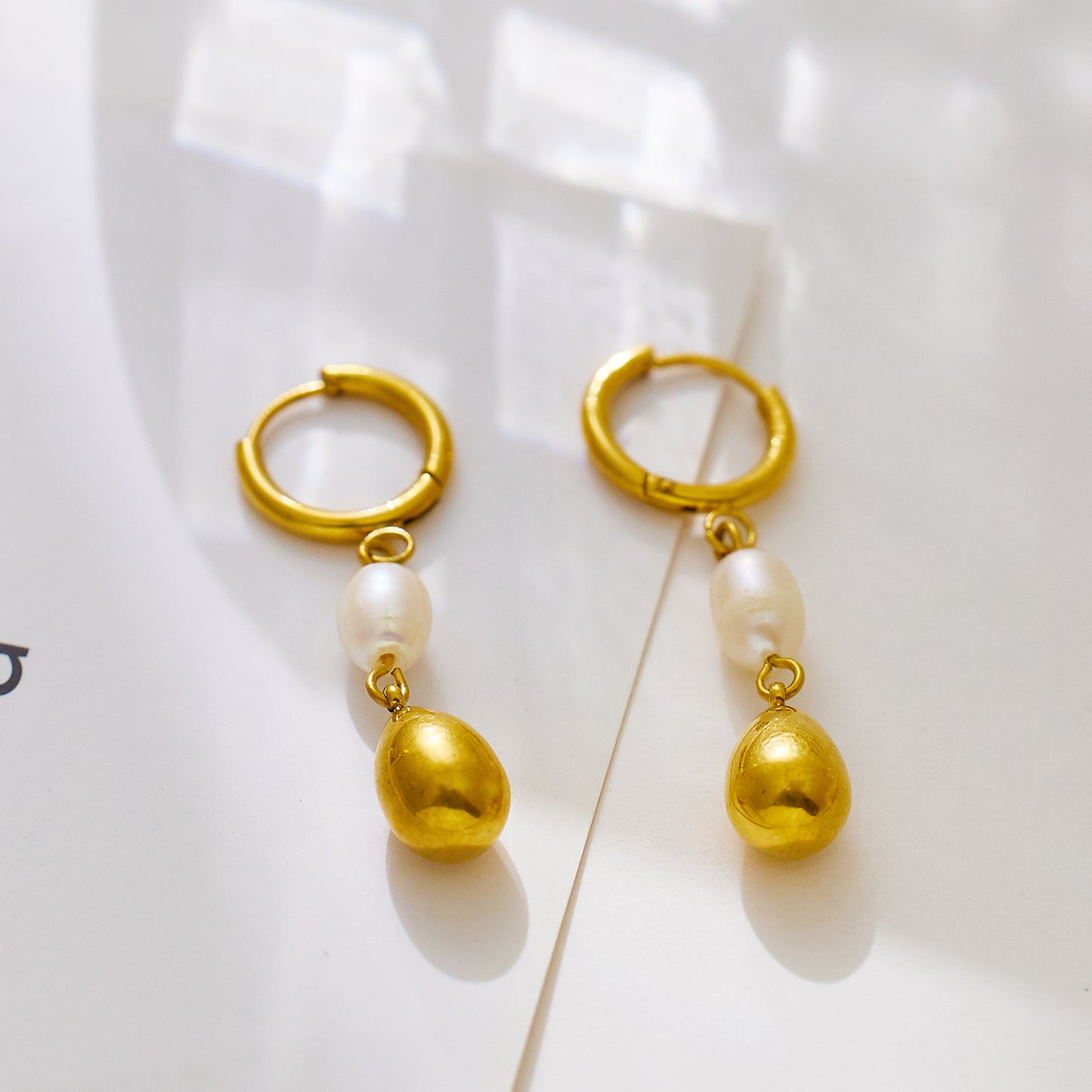 Pendant earrings in stainless steel plated 18K gold
