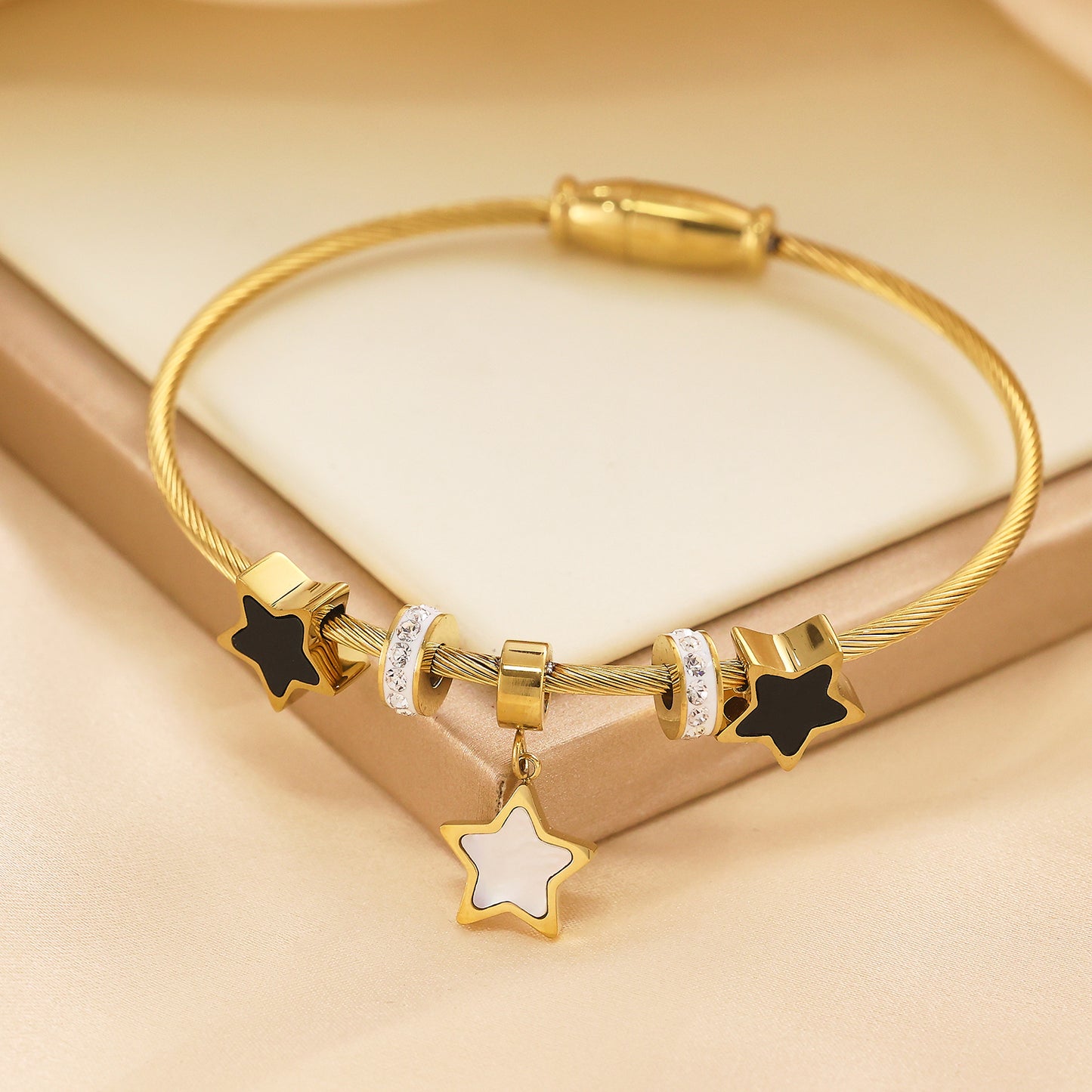 Stainless steel plated gold pendant bracelet (width 2mm Pendant 10mm)