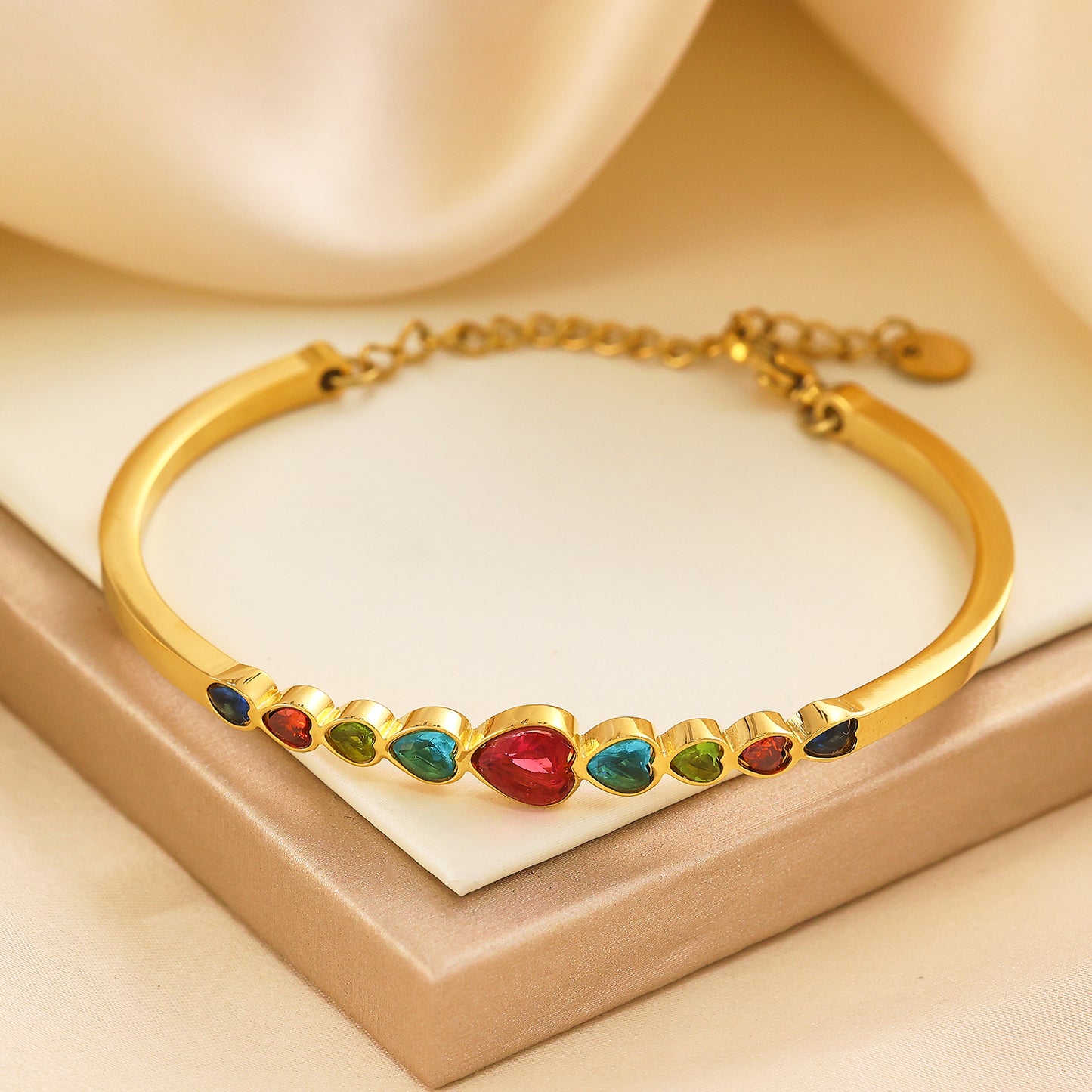 Edelstahlplattiertes 18 Karat Goldfarbenes Liebesarmband