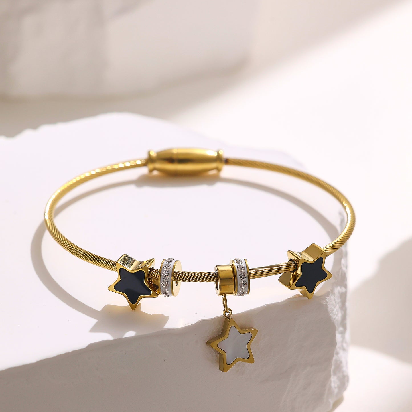 Stainless steel plated gold pendant bracelet (width 2mm Pendant 10mm)