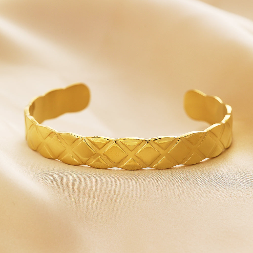Bracelet semi-fermé en acier inoxydable plaqué or 18 carats