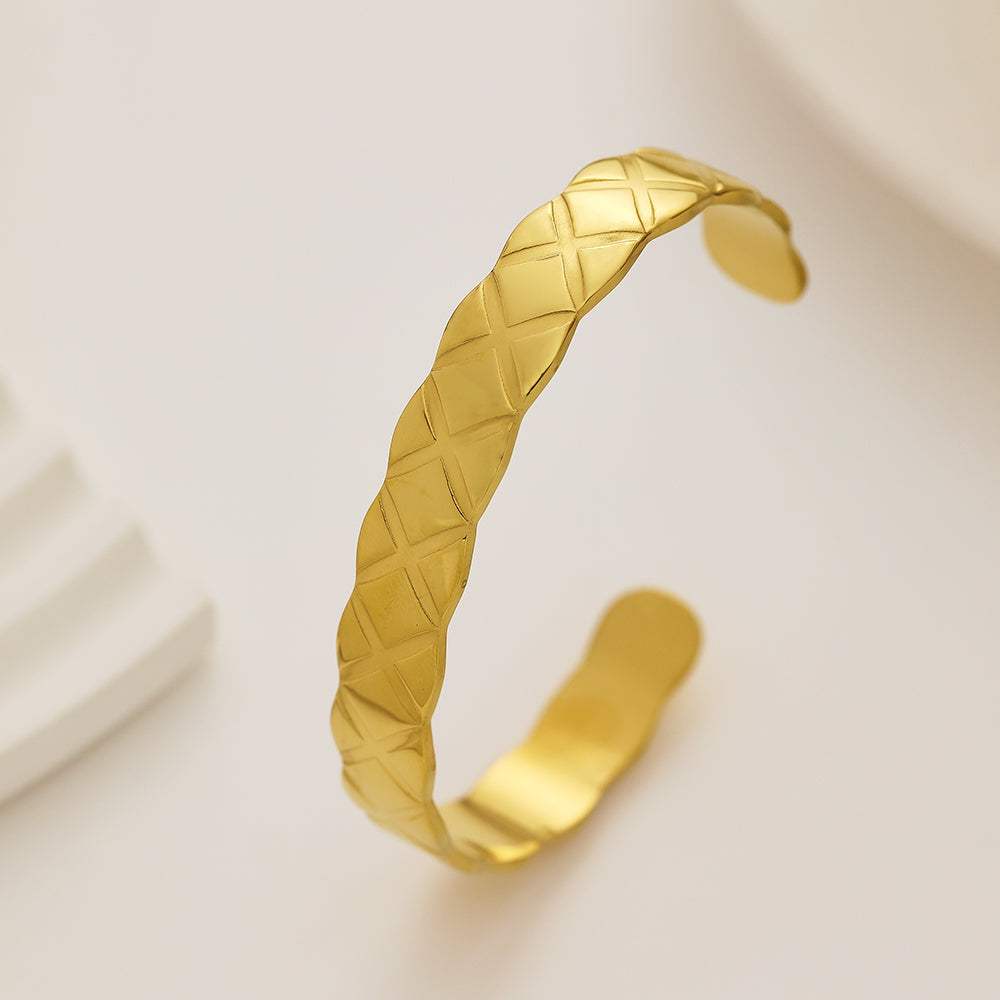 Bracelet semi-fermé en acier inoxydable plaqué or 18 carats