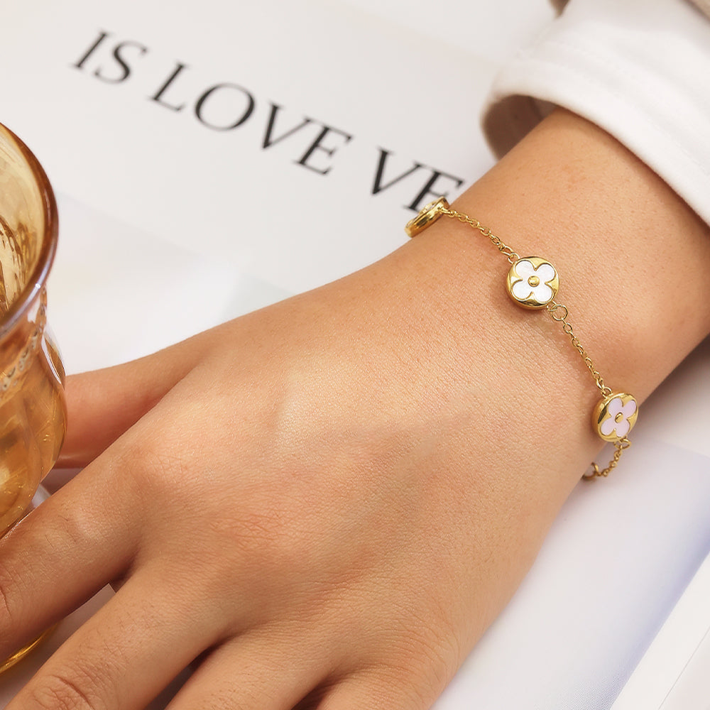 Armband aus Edelstahl mit 18 Karat Goldbeschichtung im Stil eines vierblättrigen Kleeblatts