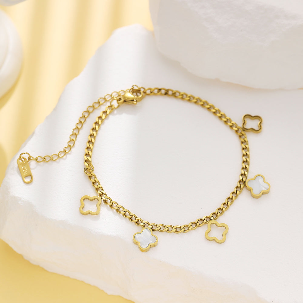Armband aus Edelstahl mit 18 Karat Goldplattierung und vierblättrigem Kleeblatt