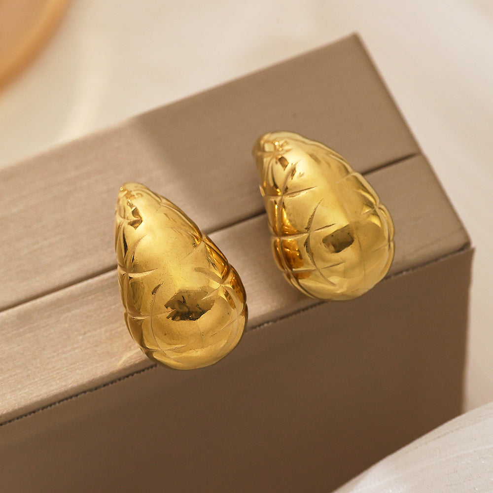 Boucles d'oreilles pendantes à rayures en plaqué or 18 carats et acier inoxydable