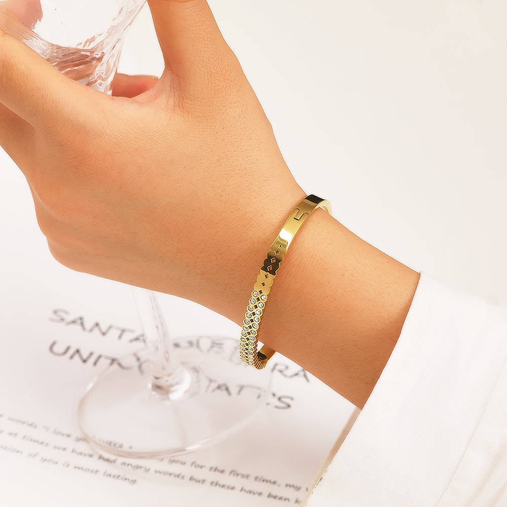 Bracelet en acier inoxydable plaqué or 18 carats avec diamants semi-tranchants de haute qualité