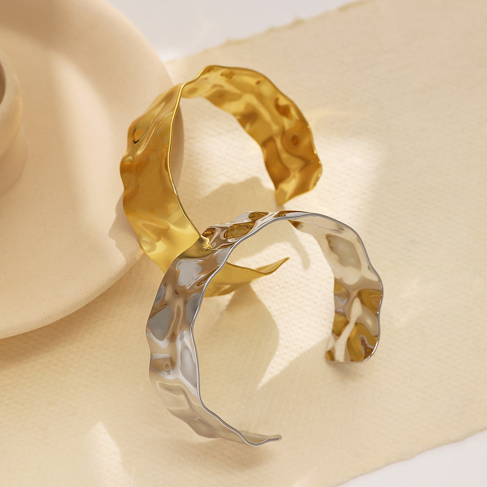 Stainless steel embossed vintage 18-karat gold plated bracelet