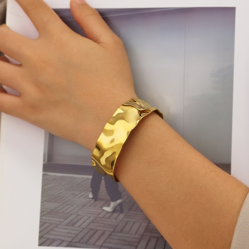 Stainless steel embossed vintage 18-karat gold plated bracelet