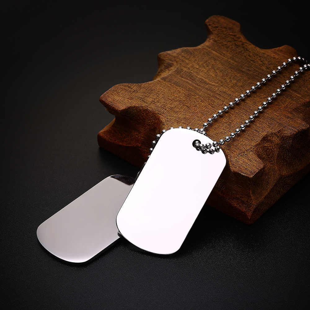 Collier plaque homme en acier inoxydable plaqué or 18 carats