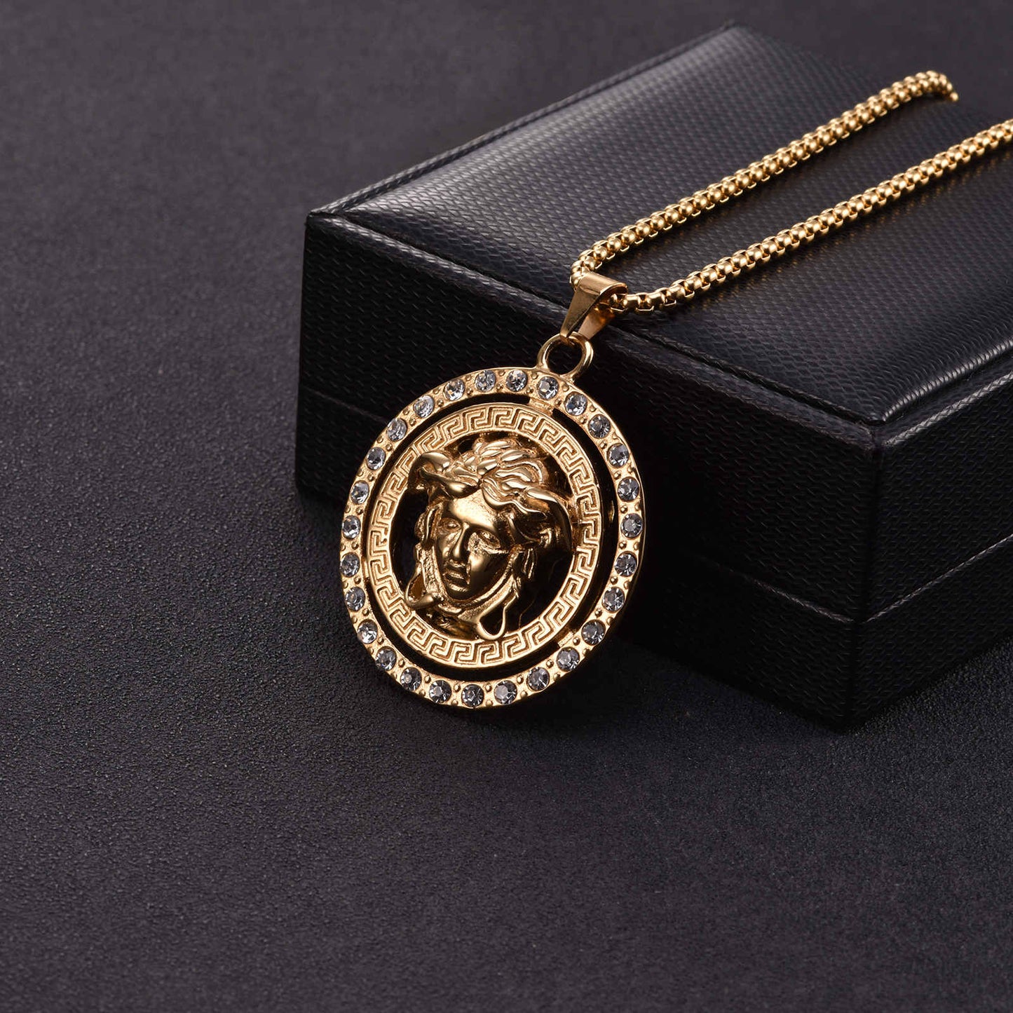 Collier de mode pour hommes en acier inoxydable plaqué or 18 carats