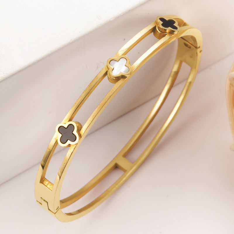 Armband aus Edelstahl mit 18 Karat vergoldetem vierblättrigem Kleeblatt
