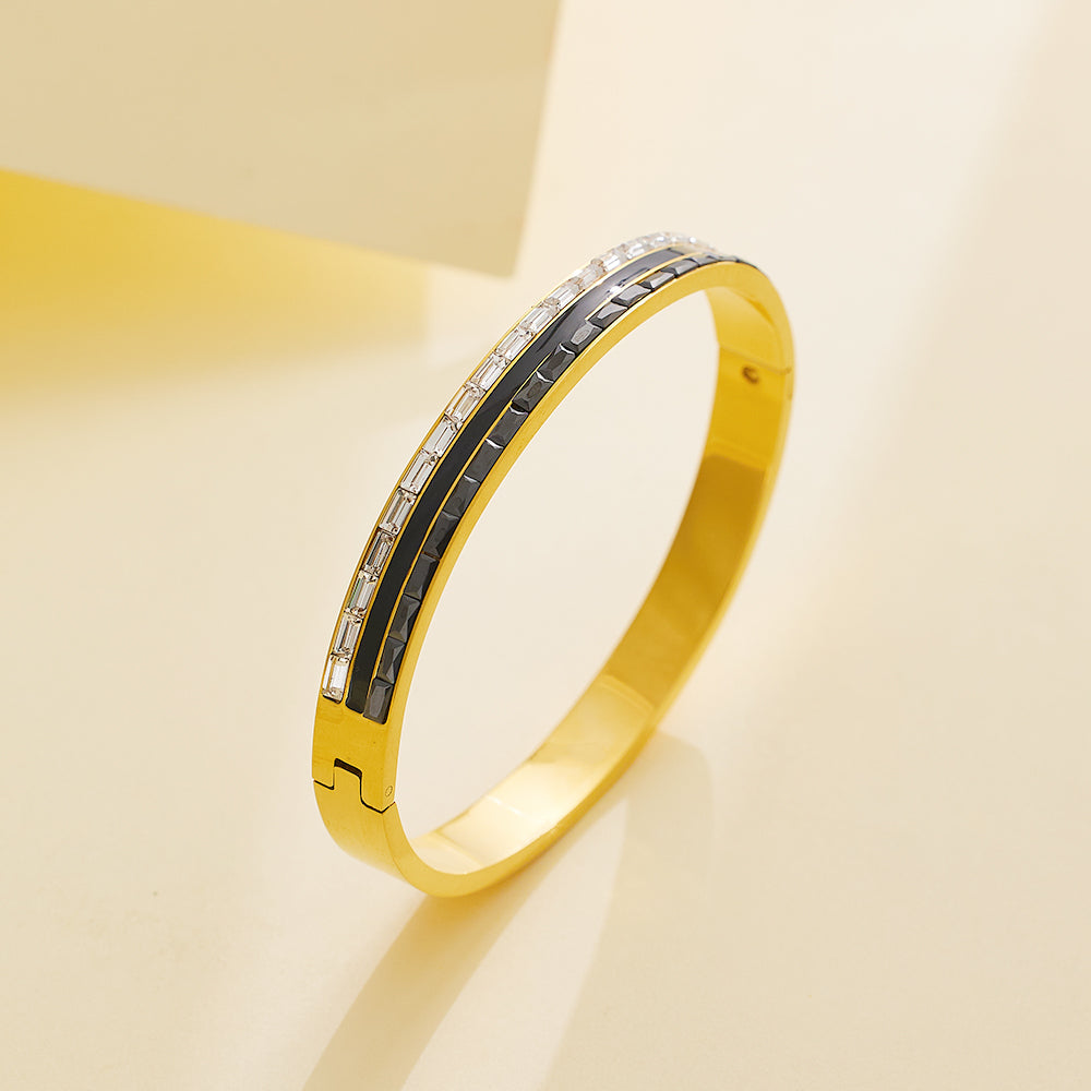 Rechteckiges Armband aus Edelstahl mit 18 Karat Goldbeschichtung und Diamanten