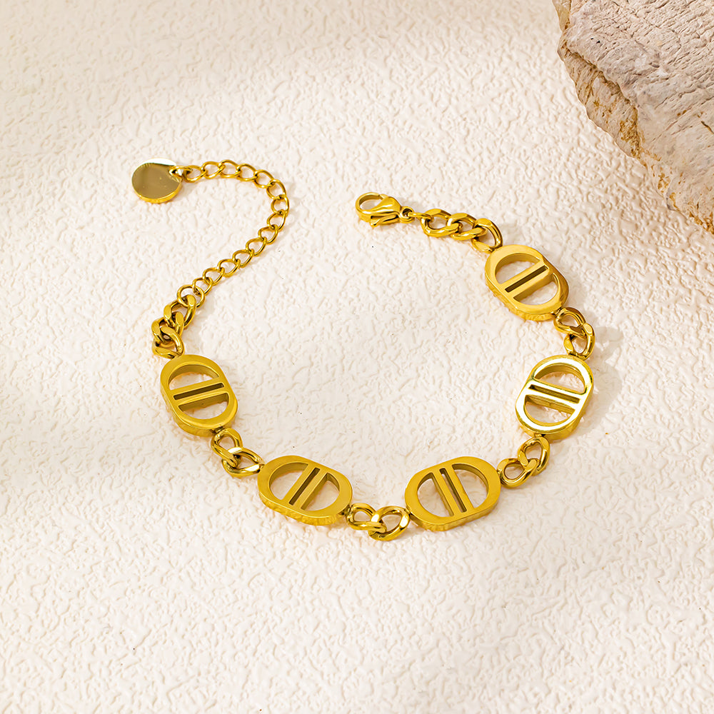 Personalized Letter Bracelet · 316 Stainless Steel · 18K Gold Plated · Waterproof & Fade-Resistant