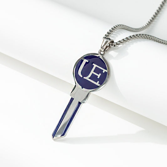 Key Pendant Necklace – Elegant & Symbolic Design