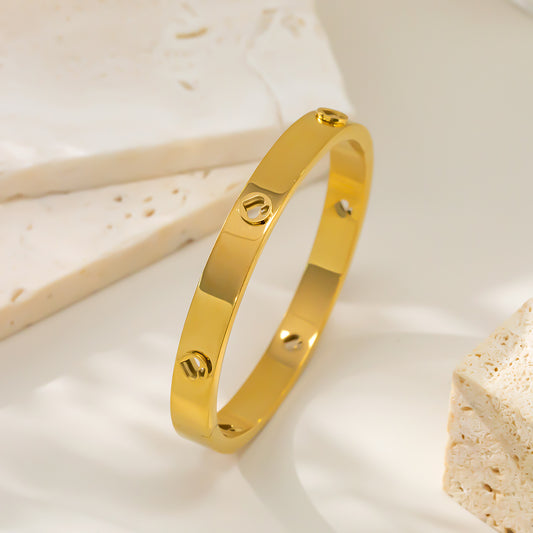 316 Stainless Steel 18K Gold Plated Heart Clasp Bracelet | Delicate & Fashionable Accent
