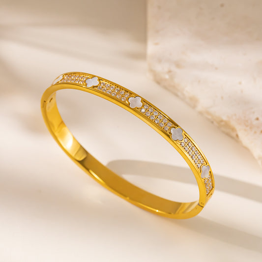 316 Stainless Steel 18K Gold Plated Clover Clasp Bracelet | Shell Accents with Full Crystals
