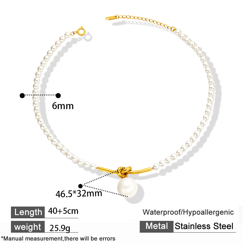 Elegant Glass Pearl Necklace – Small Pearls Surrounding a Centerpiece Pearl