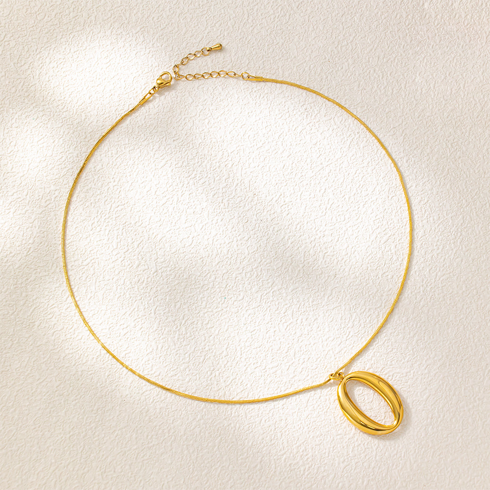O-Shaped Pendant Necklace – 18K Gold Plated, Sleek & Modern Design