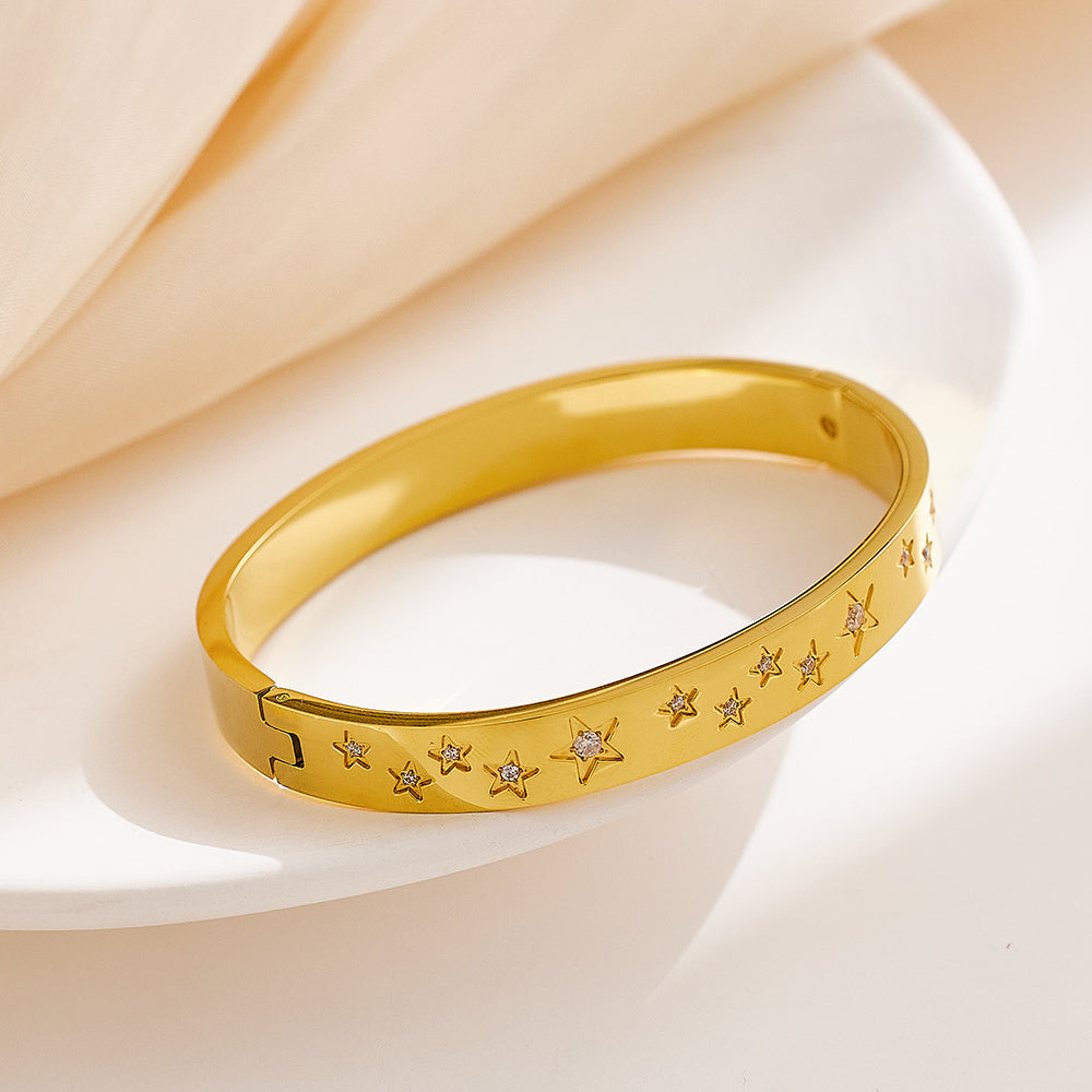 Stainless steel plated 18-karat gold five-pointed star with diamond bracelet