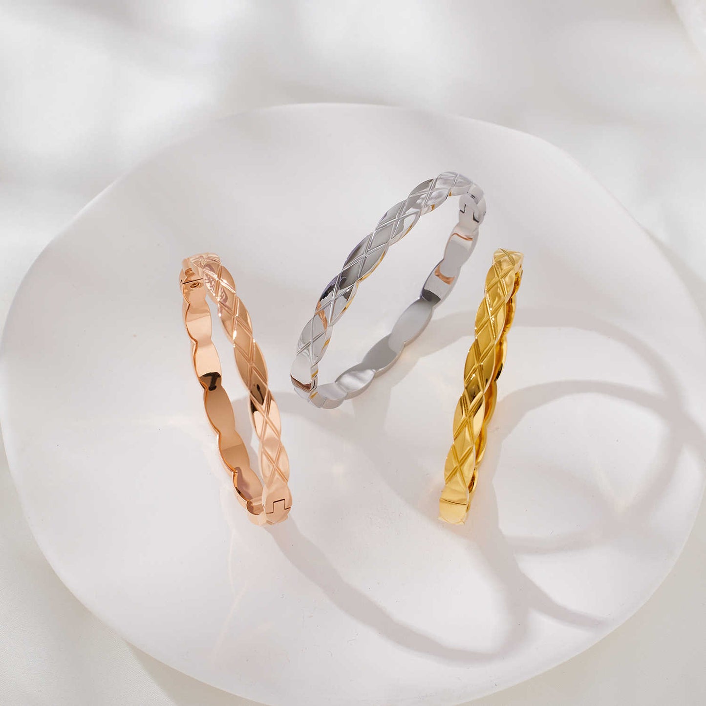 Stainless steel 18K gold plated bread bangle