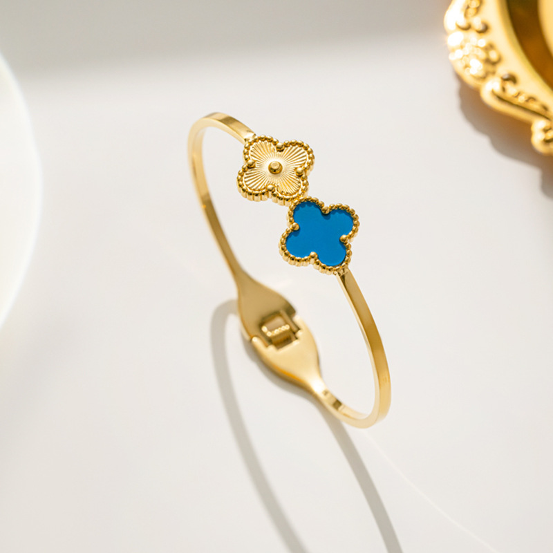 Stainless steel 18K gold plated four-leaf clover bangle