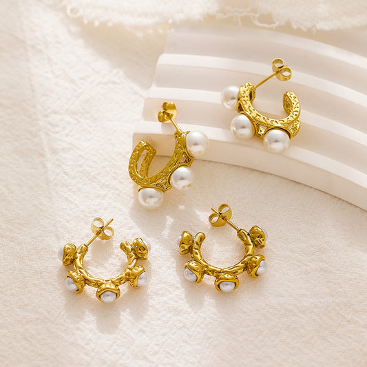 Five pearl earrings in 18-karat gold plated stainless steel