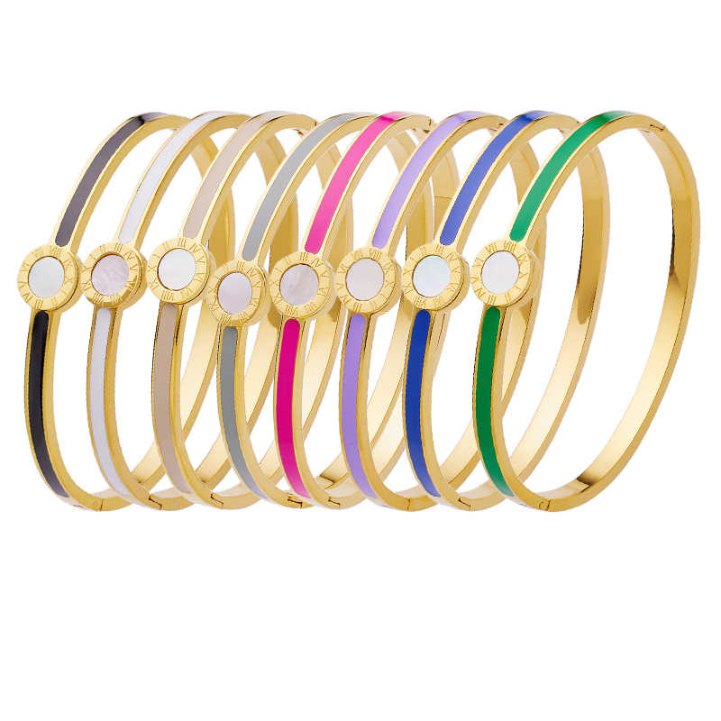 Stainless steel 18K gold plated flange drops bangle