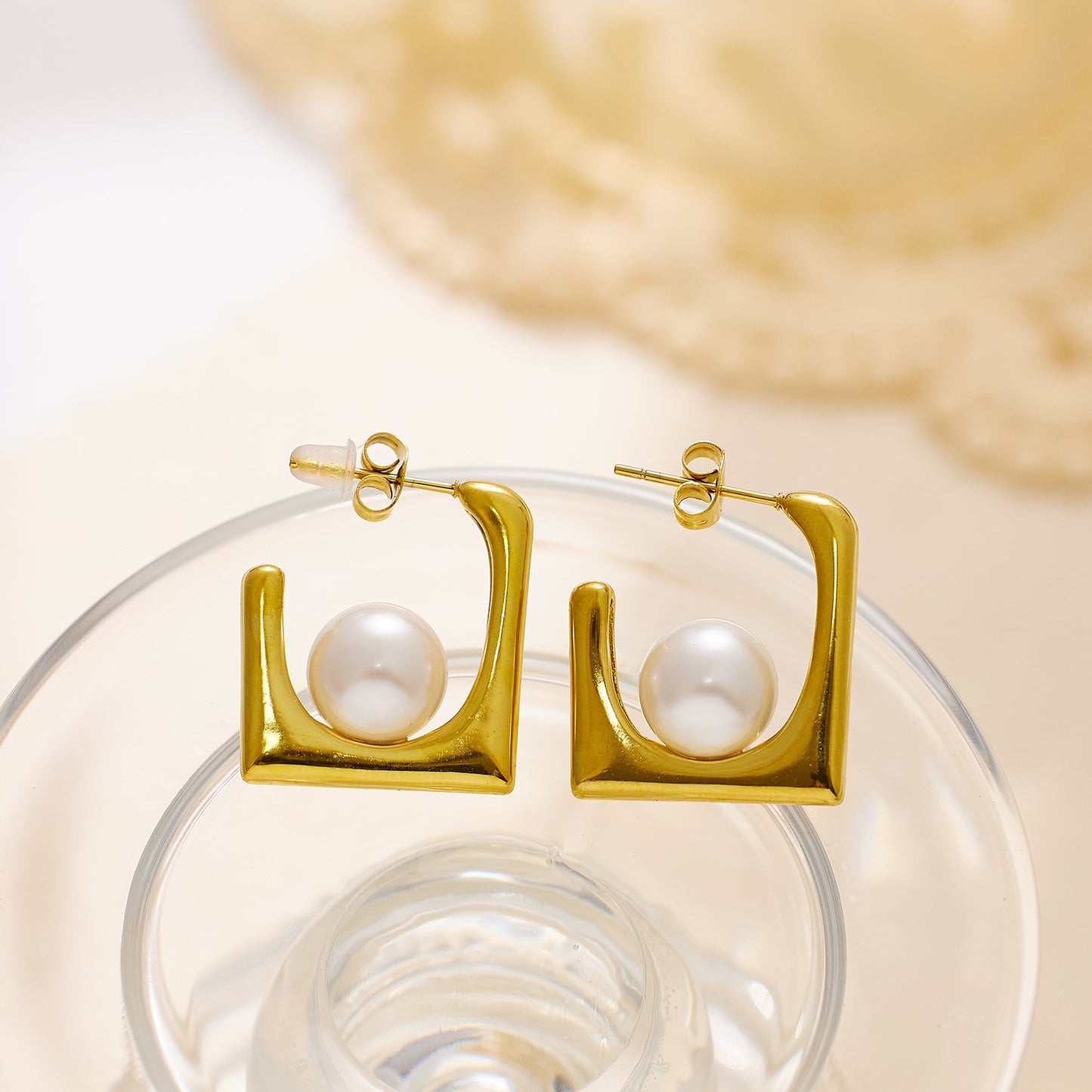 Stainless steel plated 18-karat gold with pearl earrings