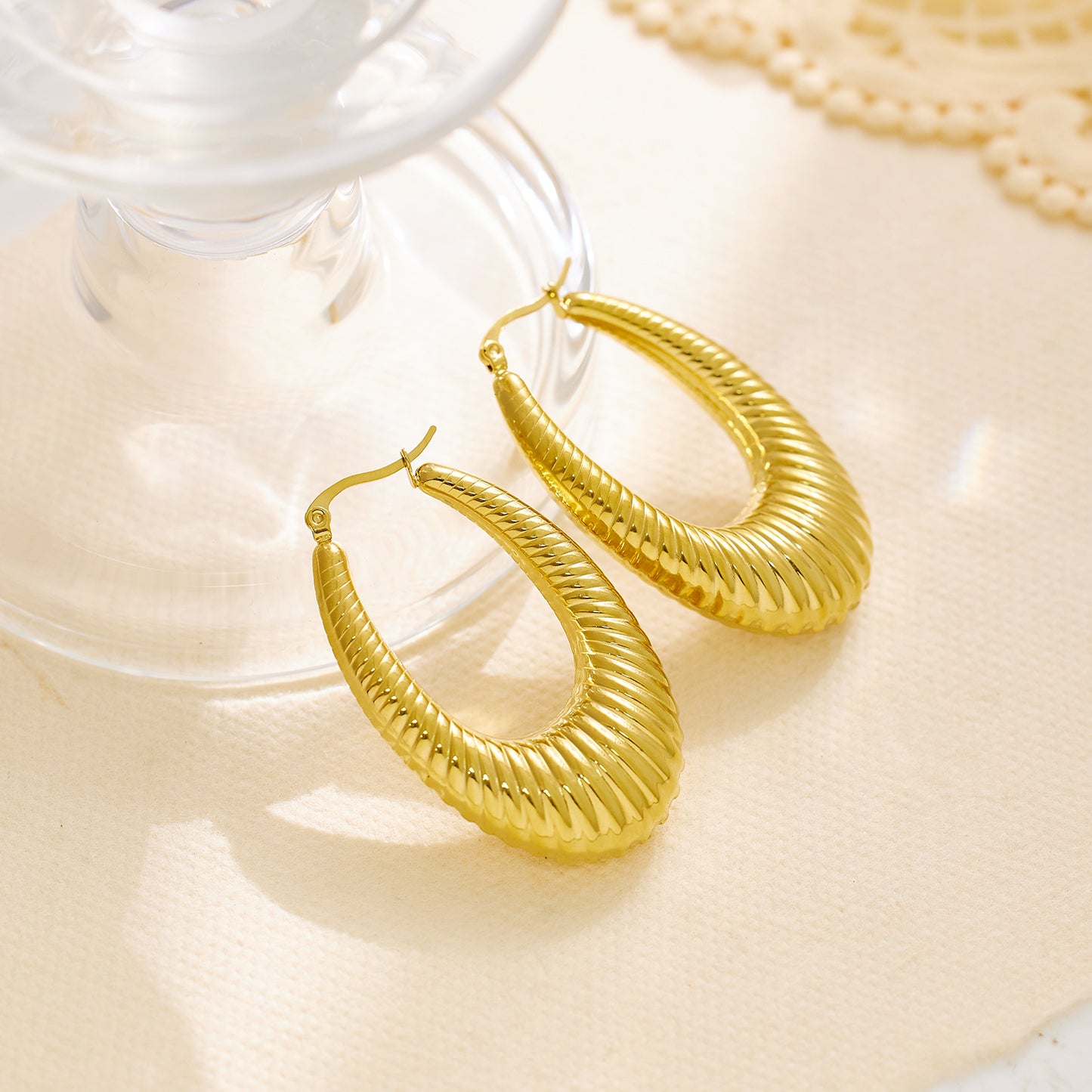 U-cut earrings in stainless steel plated 18K gold