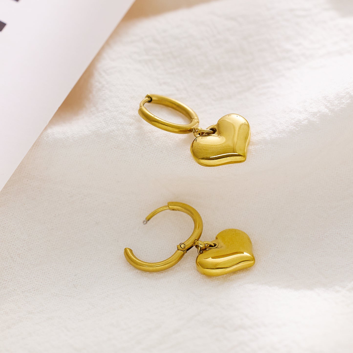 18K gold heart earrings in stainless steel plating