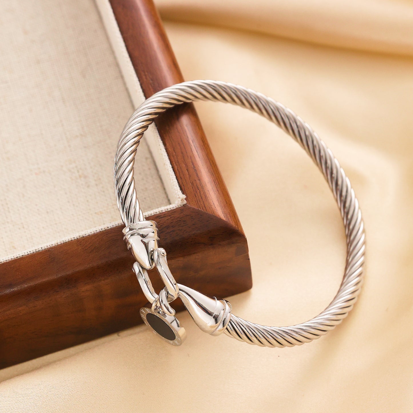 Stainless steel plated 18K gold bracelet with rope