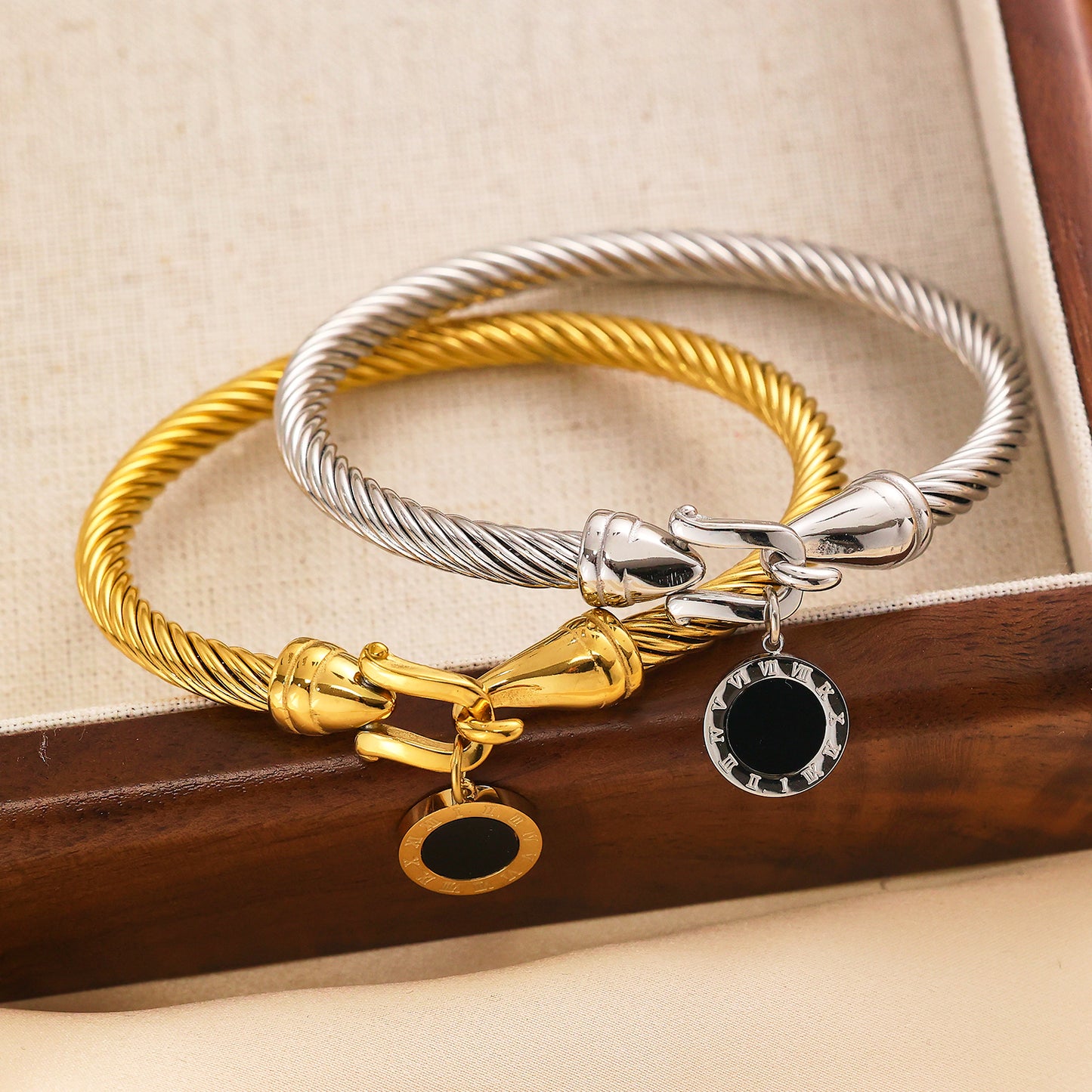 Stainless steel plated 18K gold bracelet with rope